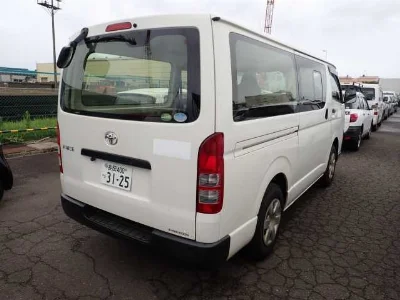 TOYOTA HIACE VAN