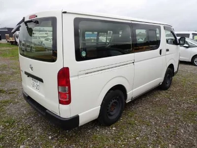 TOYOTA HIACE VAN