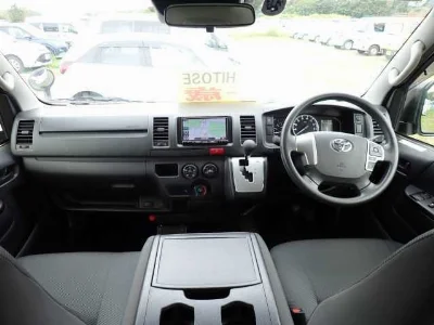 TOYOTA HIACE VAN