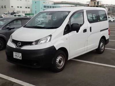 NISSAN NV200