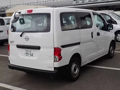 NISSAN NV200