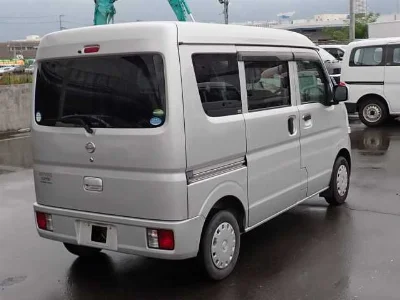 NISSAN CLIPPER VAN
