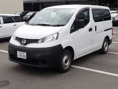 NISSAN NV200