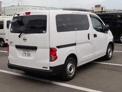 NISSAN NV200