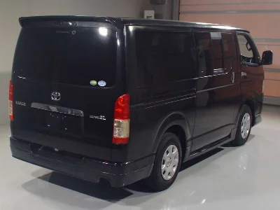 TOYOTA HIACE VAN