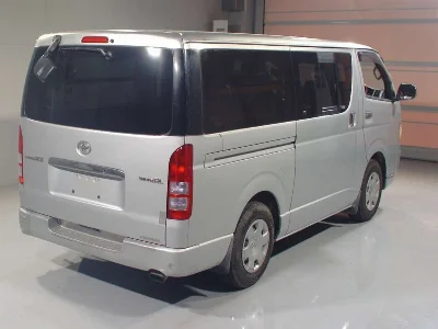 TOYOTA REGIUS VAN