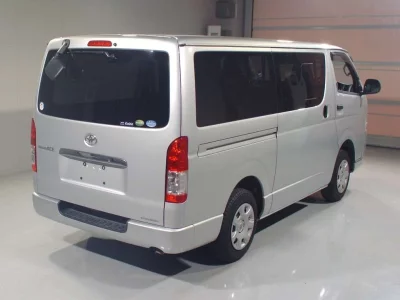TOYOTA REGIUS VAN