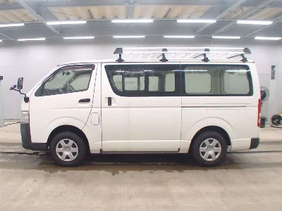 TOYOTA REGIUS VAN