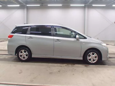TOYOTA WISH