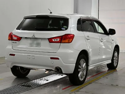 MITSUBISHI RVR