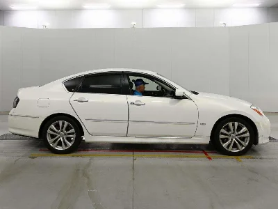 NISSAN FUGA