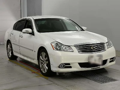 NISSAN FUGA