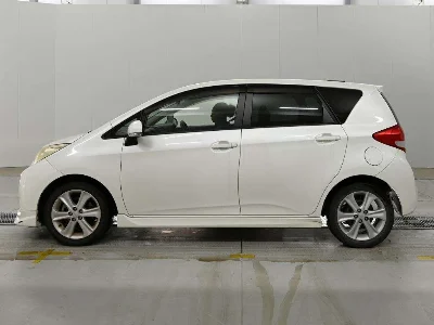 SUBARU TREZIA