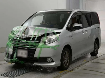 TOYOTA NOAH