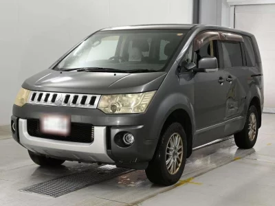 MITSUBISHI DELICA D5