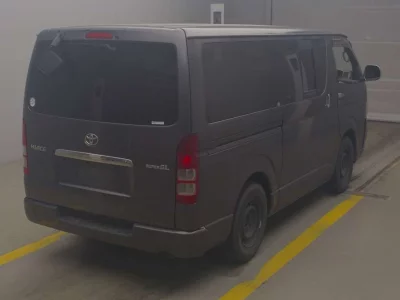 TOYOTA HIACE VAN