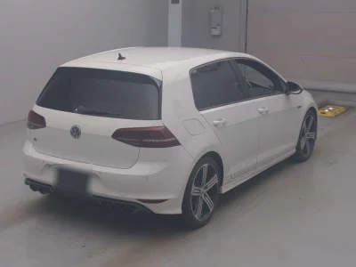 VOLKSWAGEN GOLF R