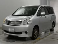 Цена авто Toyota Noah с аукционов Японии, номер кузова ZRR70G, пробег 112 000, оценка 6