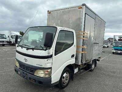 TOYOTA DYNA