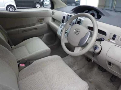 TOYOTA RAUM