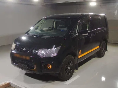 MITSUBISHI DELICA D5