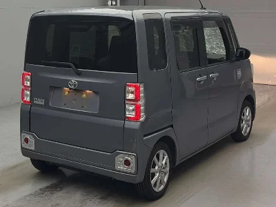 TOYOTA PIXIS MEGA