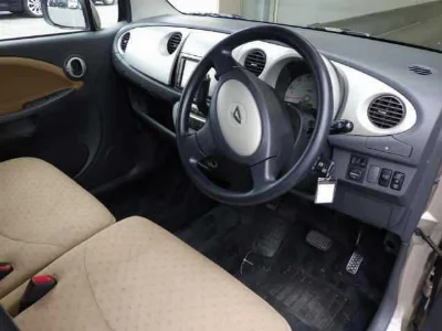 DAIHATSU MOVE LATTE