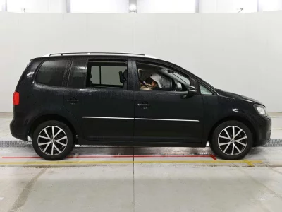 VOLKSWAGEN GOLF TOURAN