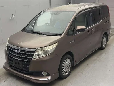 TOYOTA NOAH