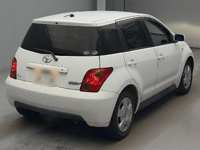 TOYOTA IST