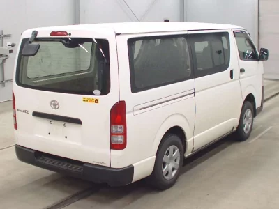 TOYOTA REGIUS VAN