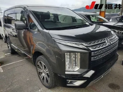MITSUBISHI DELICA D5