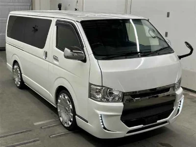TOYOTA HIACE VAN