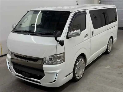 TOYOTA HIACE VAN