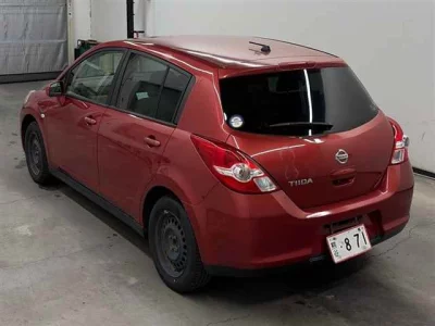 NISSAN TIIDA
