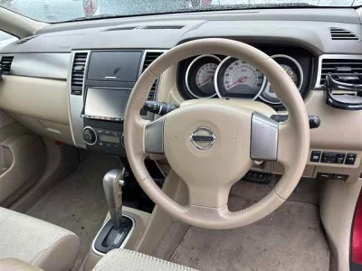 NISSAN TIIDA
