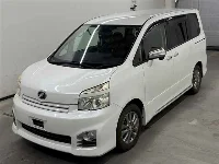 Цена авто Toyota Voxy с аукционов Японии, номер кузова ZRR70W, пробег 38 000, оценка 3