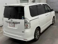 Цена авто Toyota Voxy с аукционов Японии, номер кузова ZRR70W, пробег 38 000, оценка 3
