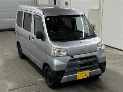 TOYOTA PIXIS VAN