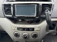 Цена авто Toyota Voxy с аукционов Японии, номер кузова AZR60G, пробег 177 000, оценка 13