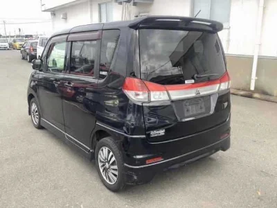MITSUBISHI DELICA D2