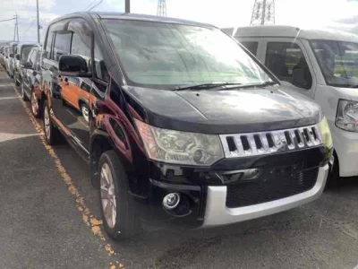MITSUBISHI DELICA D5