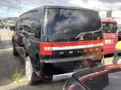 MITSUBISHI DELICA D5