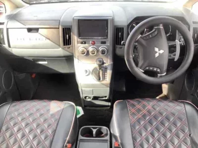 MITSUBISHI DELICA D5