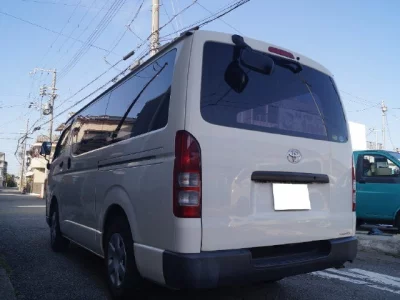 TOYOTA HIACE VAN