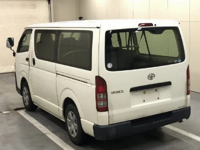 TOYOTA HIACE
