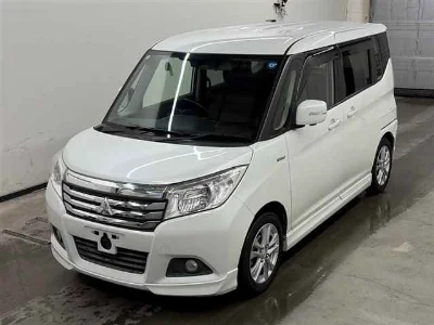 MITSUBISHI DELICA D2