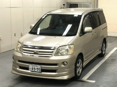 TOYOTA NOAH