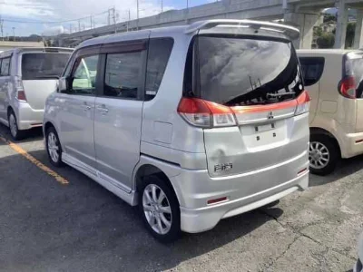 MITSUBISHI DELICA D2