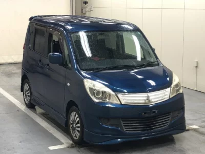 MITSUBISHI DELICA D2